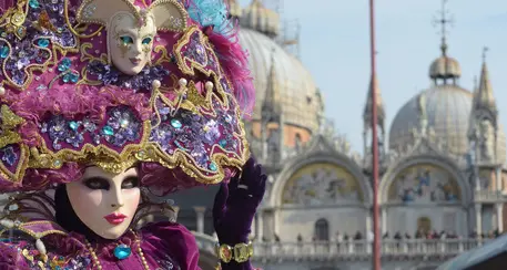 Carnevale di Venezia, giù le maschere per prevenire attentati terroristici