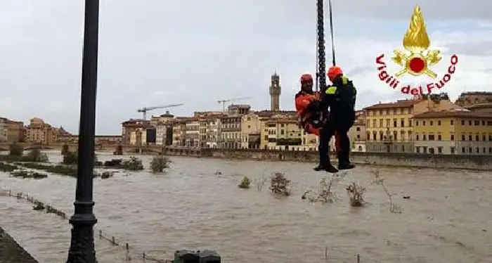 Maltempo: due morti a Roma A Firenze l'Arno alto 4 metri