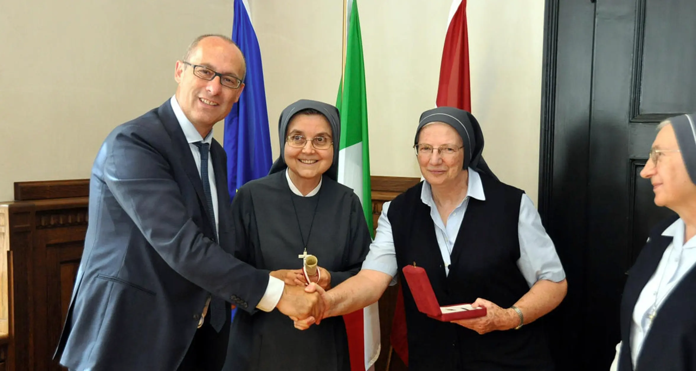 Il sigillo di San Venceslao alle suore di Maria Bambina