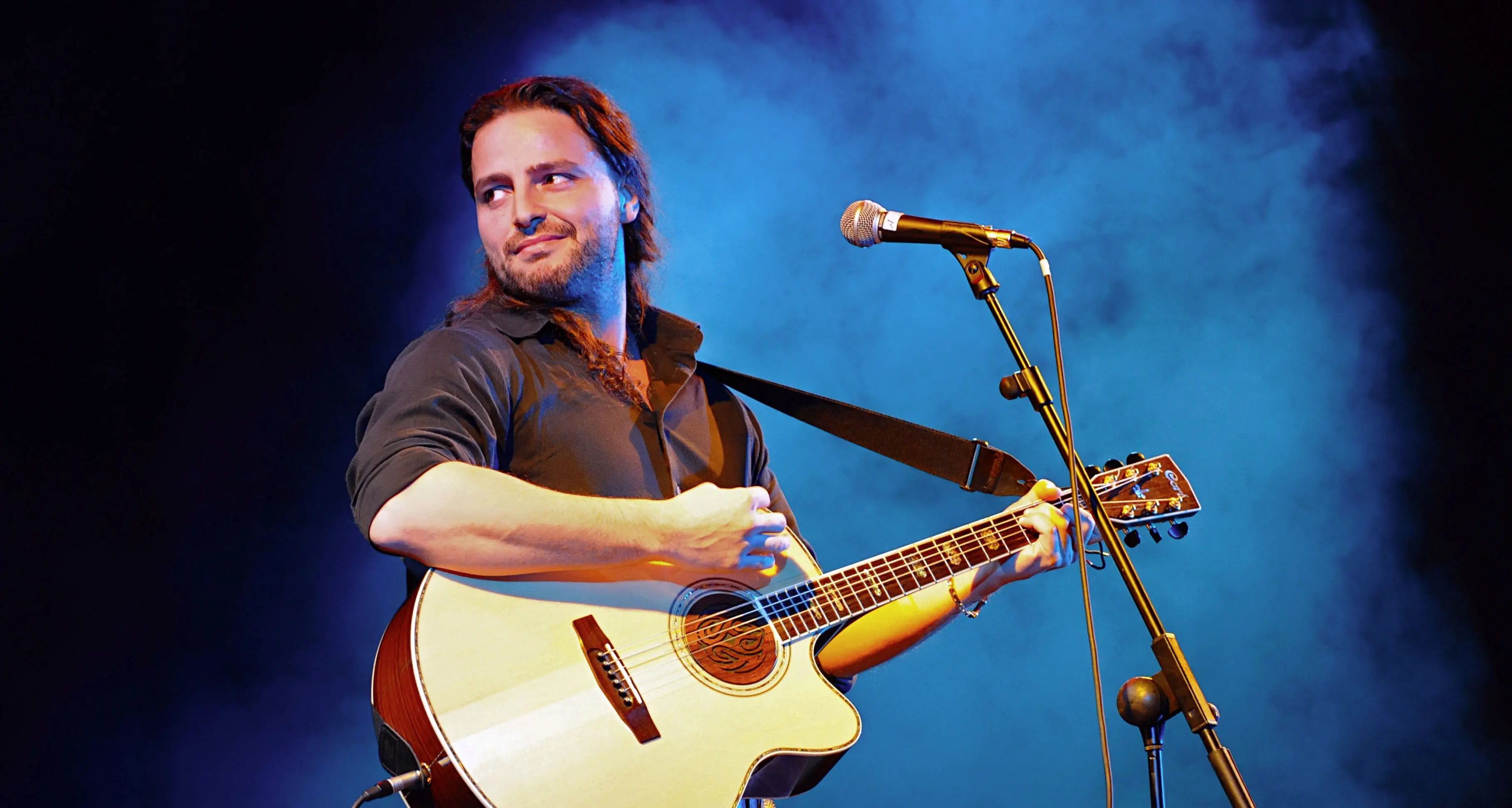 Alberto Bertoli, canzoni e racconti ricordando papà Pierangelo