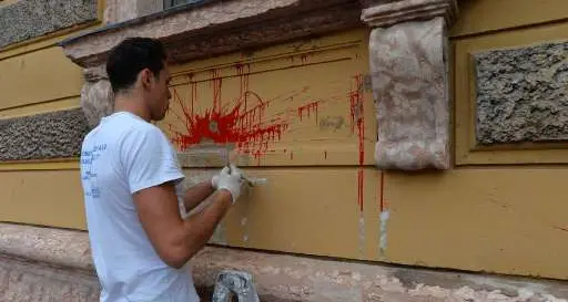 Scritte contro il docente e il corso Comparse sul muro di Sociologia
