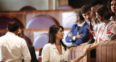 Raggi: «Affari con mafia capitale? No, noi non siamo il Pd»