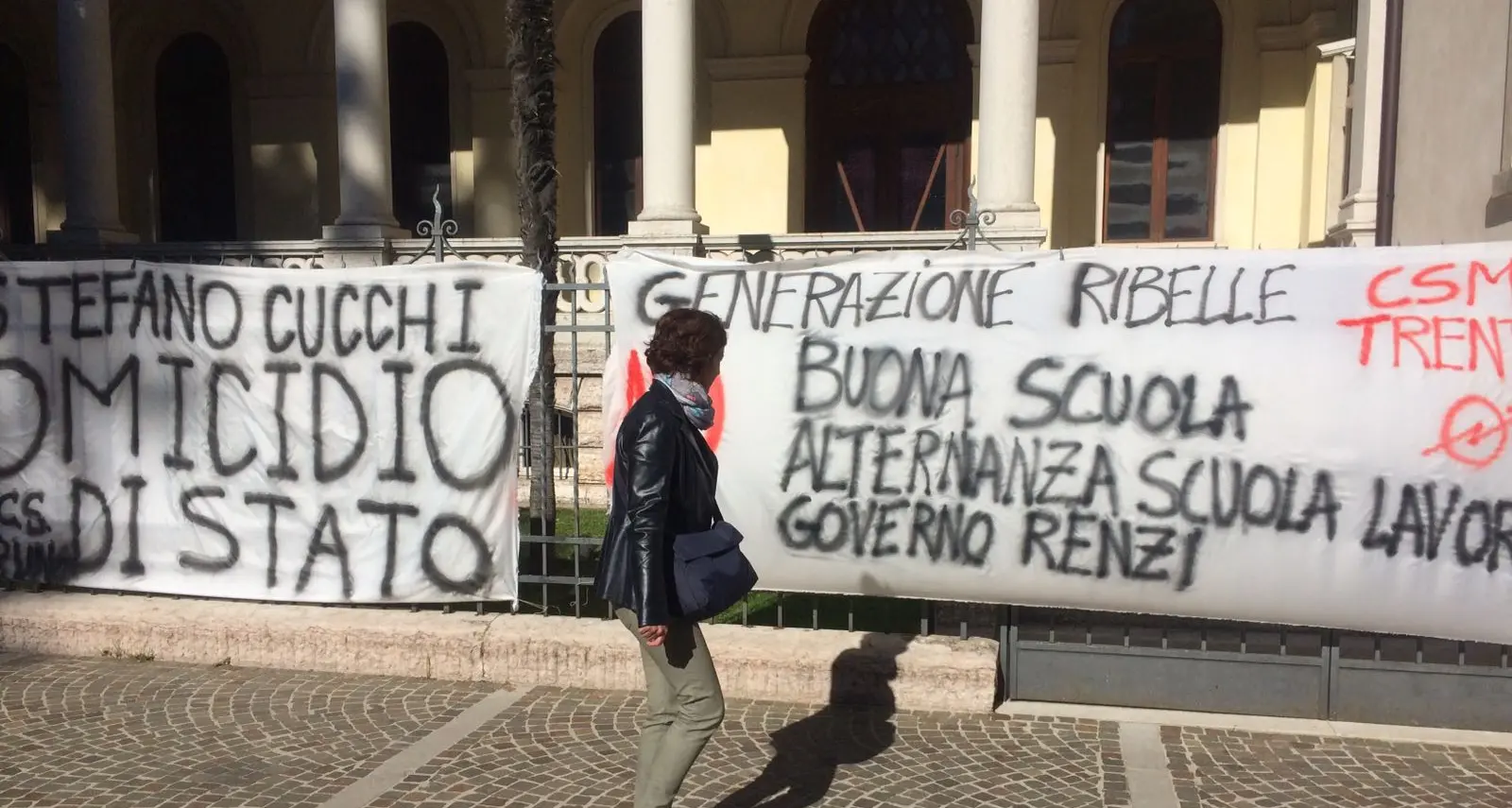 Studenti davanti alla Provincia per dire no alla «buona scuola»