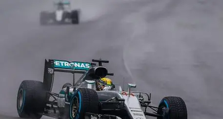 Formula 1: in Brasile vince Hamilton davanti a Rosberg