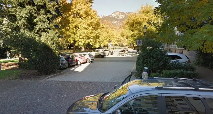 Topi d'auto in azione all'ex «Cassa Malati»