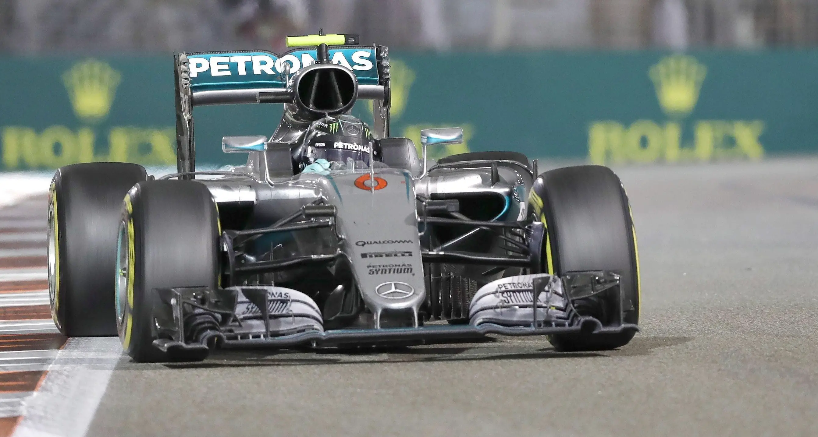 Rosberg campione del mondo Hamilton vince il Gp, Vettel 3°