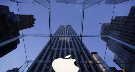 Apple vola in Borsa Crollo per Snapchat