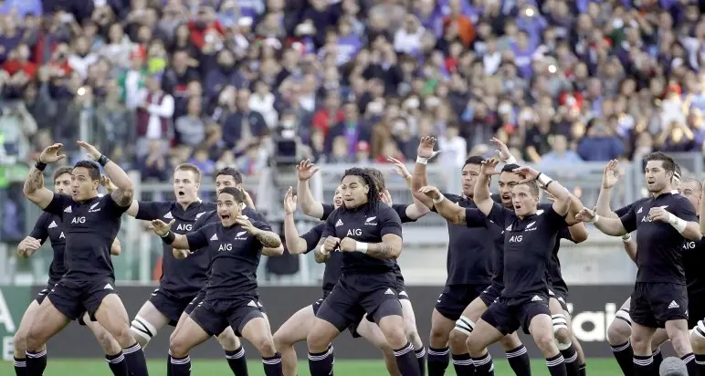 L'Italrugby fra i ragazzi terremotati prima del match con gli All Blacks