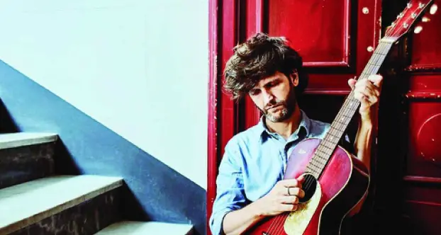 Dente, un «tantino» di canzoni