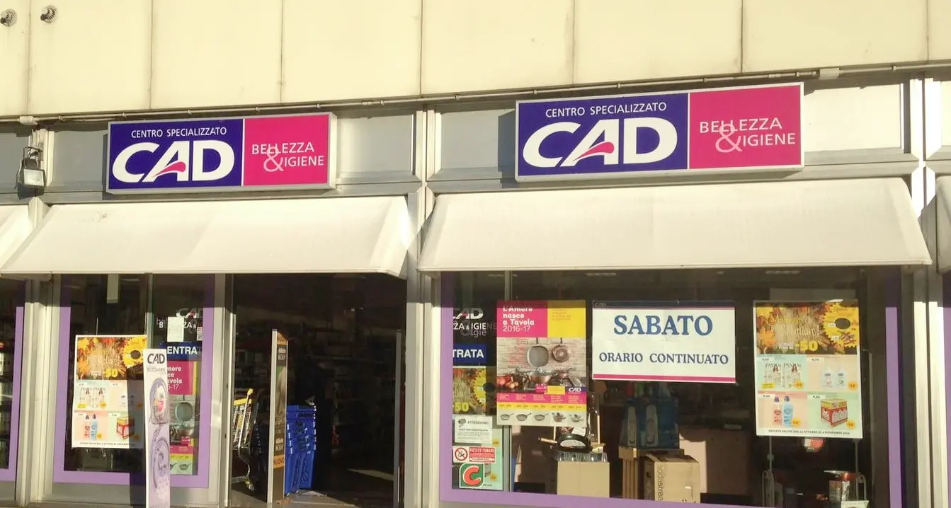 Blitz dei ladri alla chiusura del negozio Commessa seguita e scippata nel parcheggio