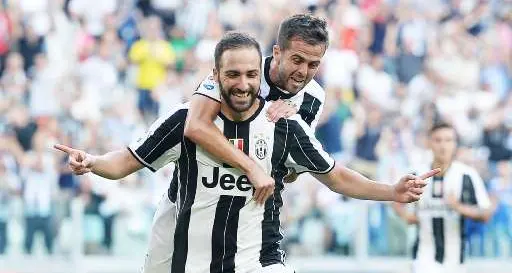 Gonzalo Higuain devastante Juventus-Sassuolo 3-1