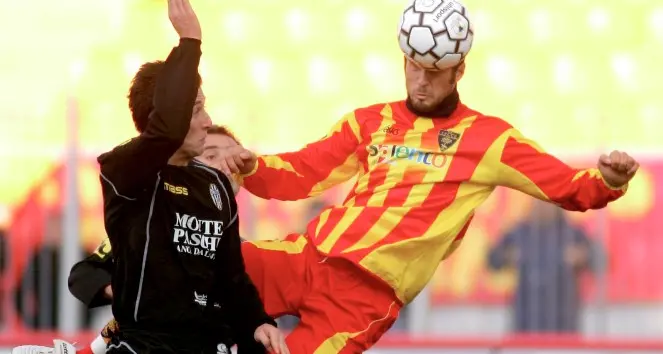 Ricerca sul calcio: dopo i colpi di testa cervello meno pronto e calo memoria