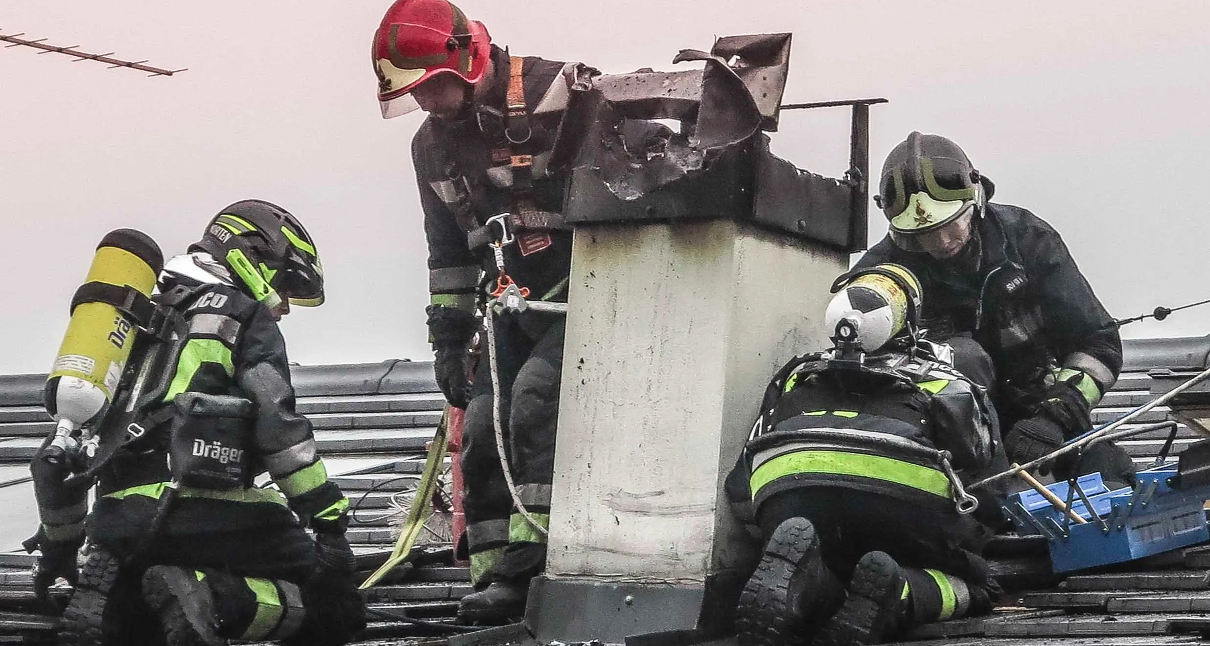 Incendio alle Busatte Fiammata dal camino