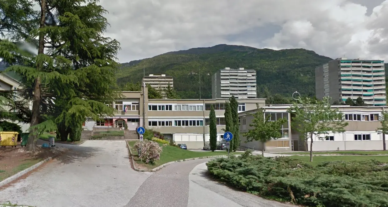 Principio d'incendio, attimi di paura alle Steineriane Inconveniente durante un'esperimento di chimica