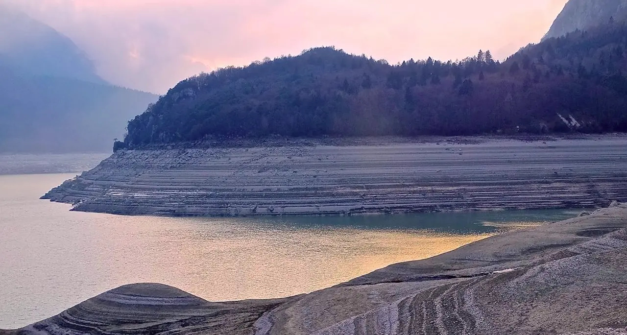 Nel lago vuoto concerti e gite