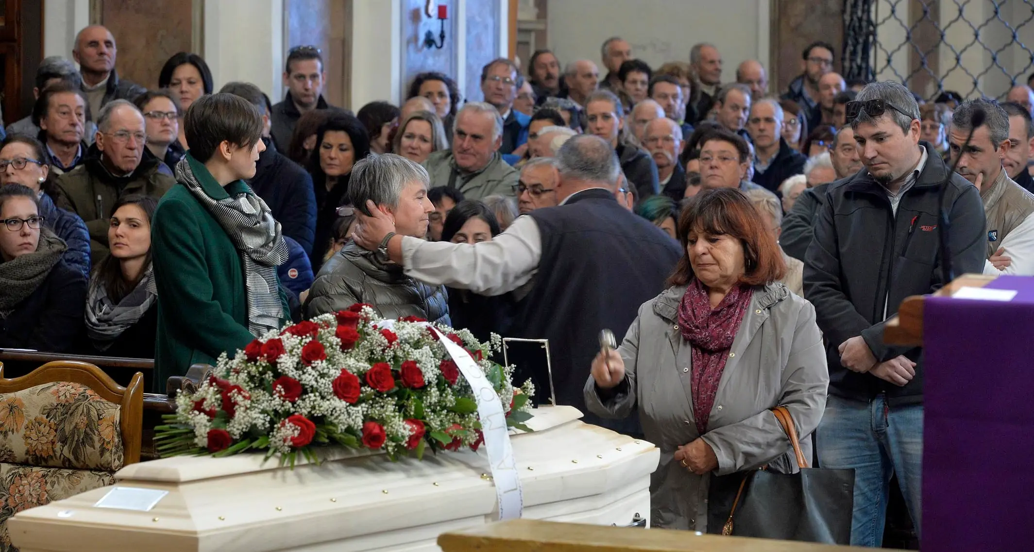 Addio a Fabio Cappelletti: una folla immensa a San Michele