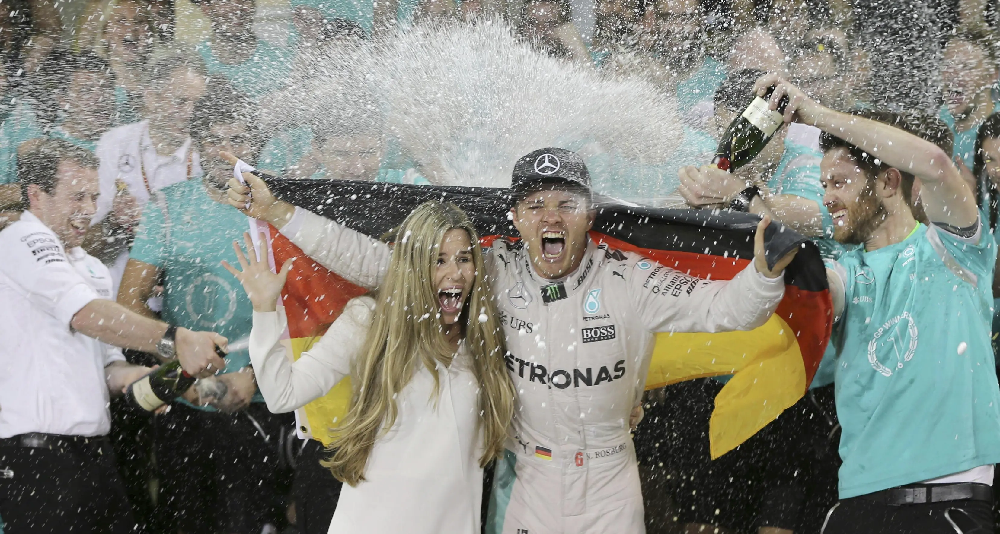 F1, colpo di scena: Rosberg abbandona le corse a 31 anni