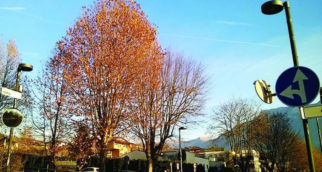 Levico, il «pieno» si farà al parcheggio