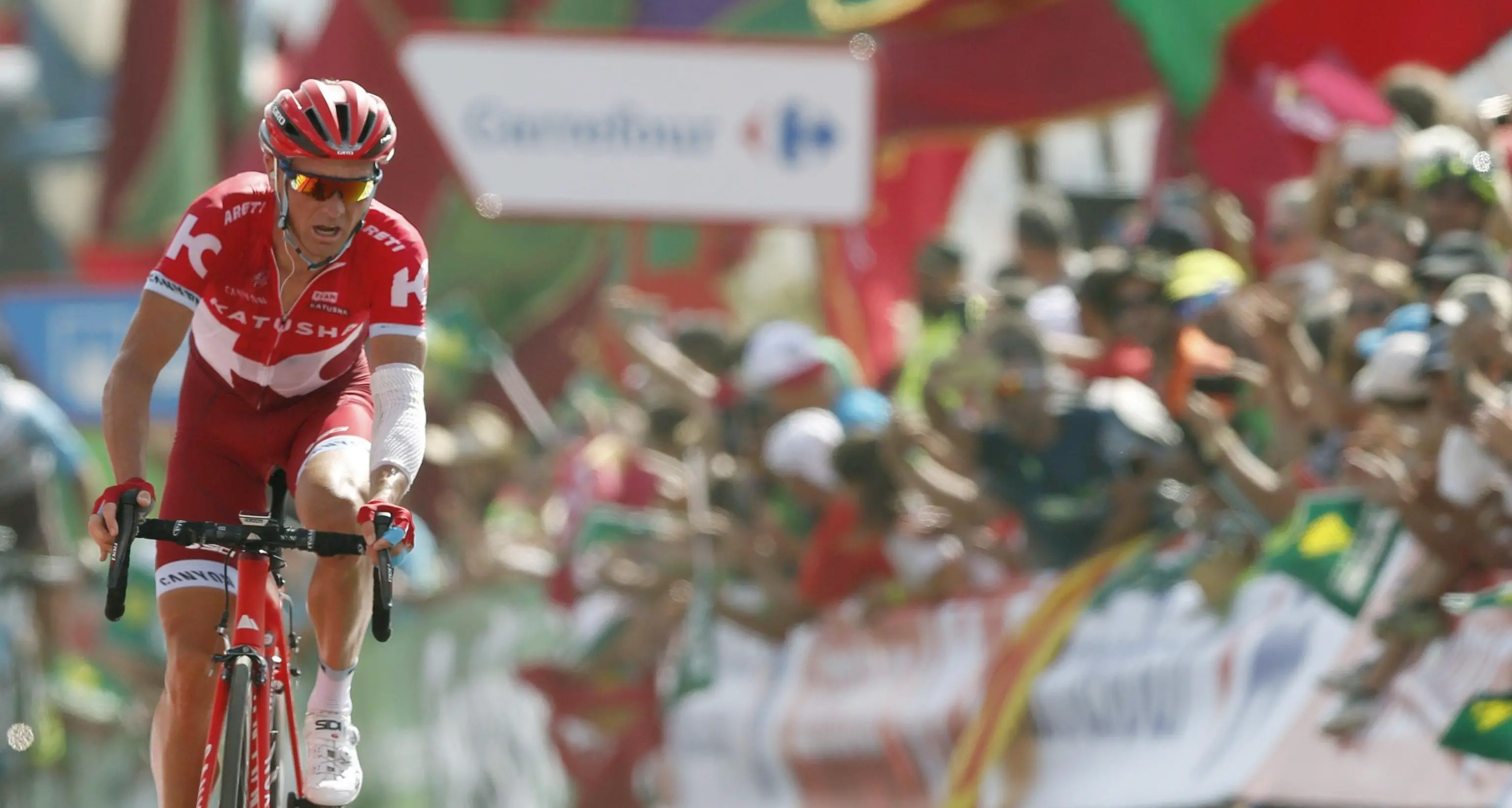 Vuelta, vince Lagutin Quintana nuovo leader