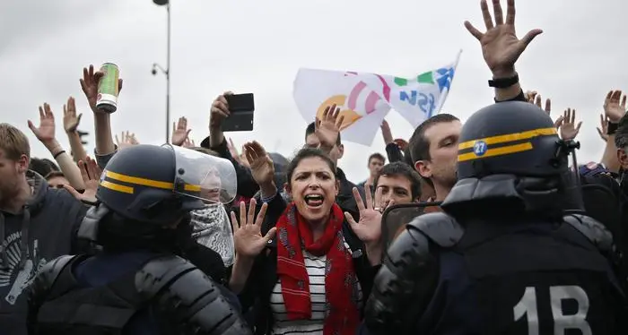 Francia, riforma del lavoro ancora cortei e scontri