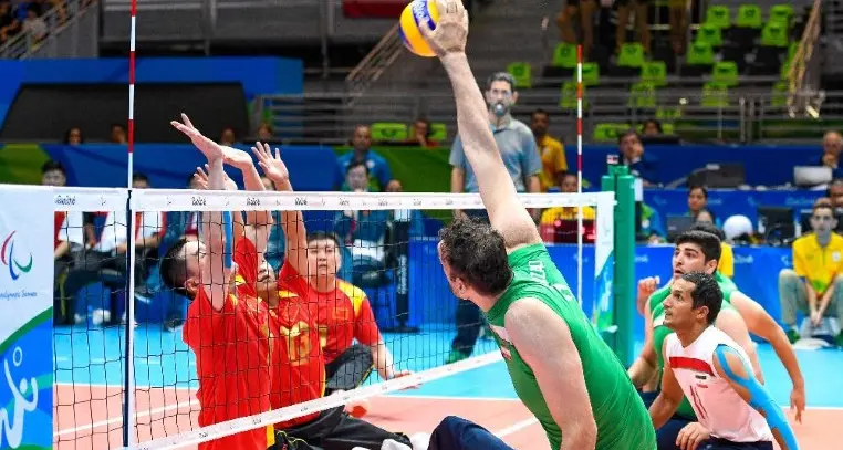 Morteza Mehrzad, il gigante iraniano che vuole l'oro nel «sitting volley»