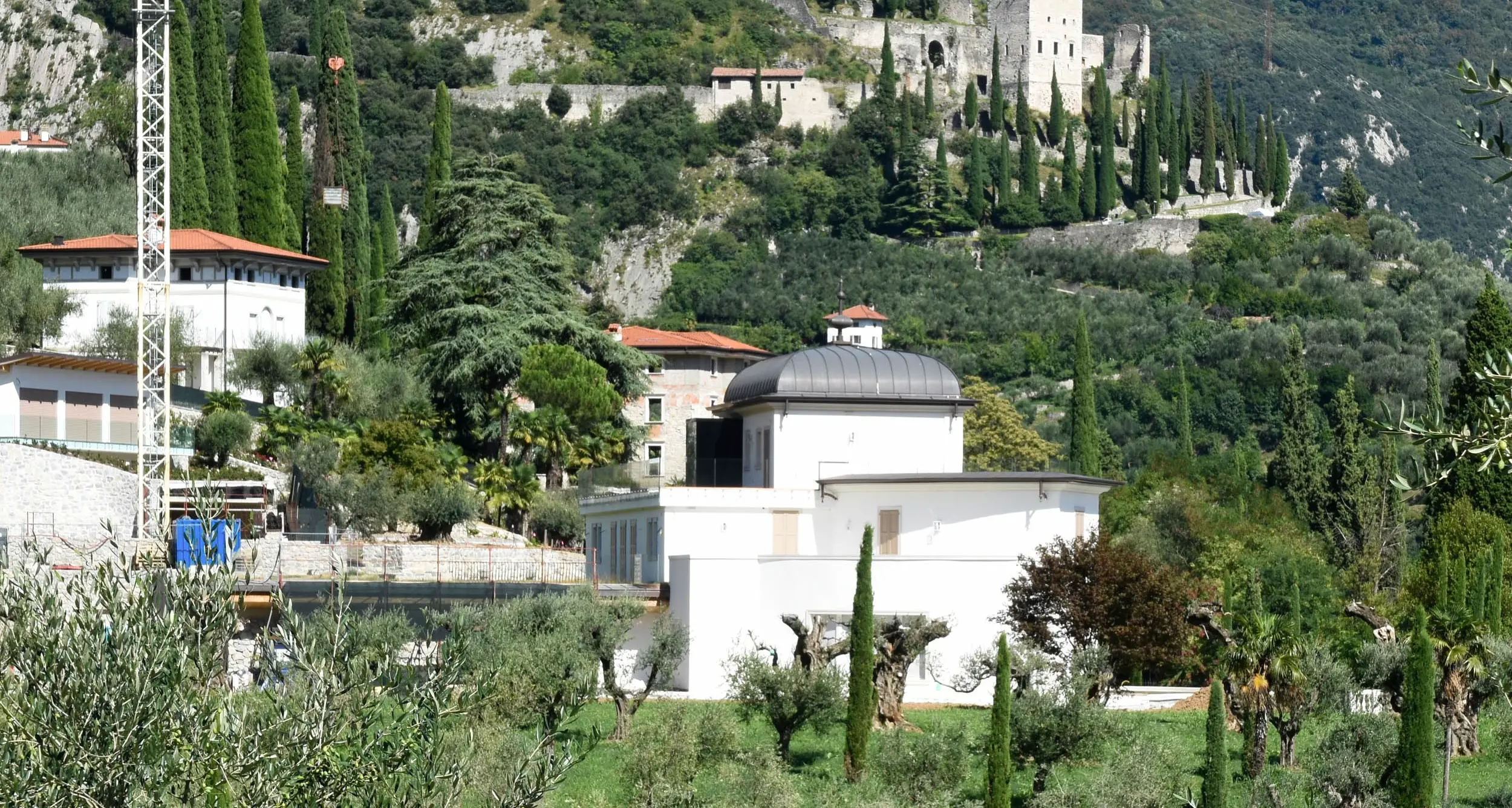 \"Villa Miravalle, quanto costerà quell'abuso?\"