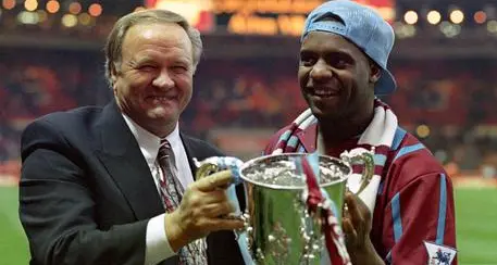 Colpito da taser muore Dalian Atkinson, ex Aston Villa