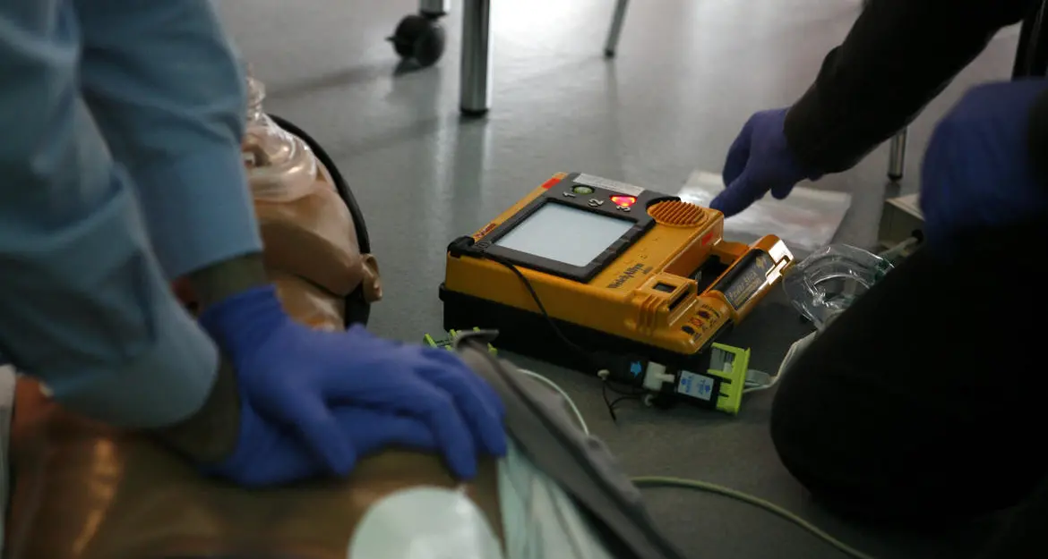 Defibrillatori negli impianti sportivi l'acquisto pagato dalla Provincia