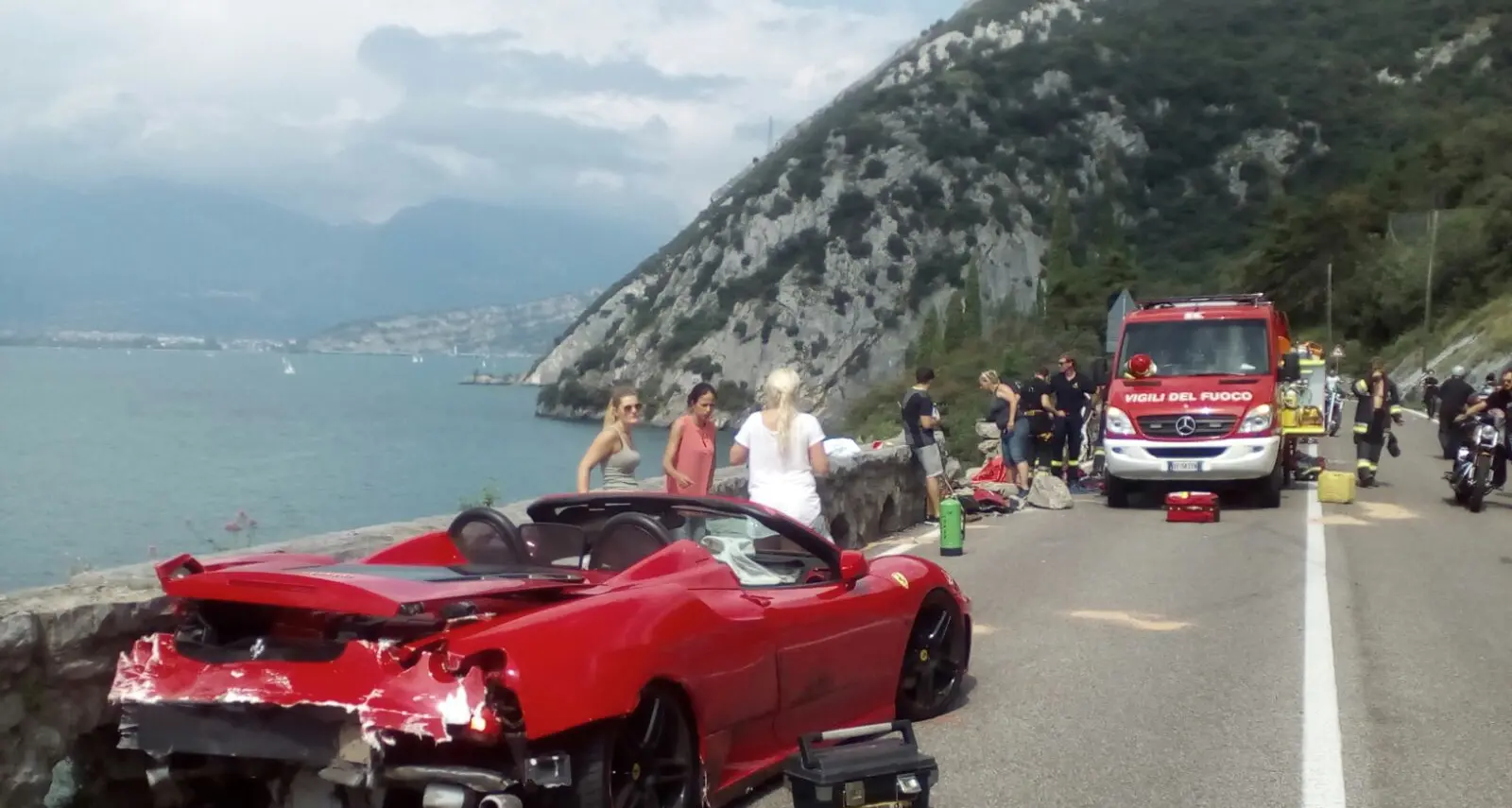 Ferrari in testacoda a Corno di Bo' Investe un cicloturista di 14 anni