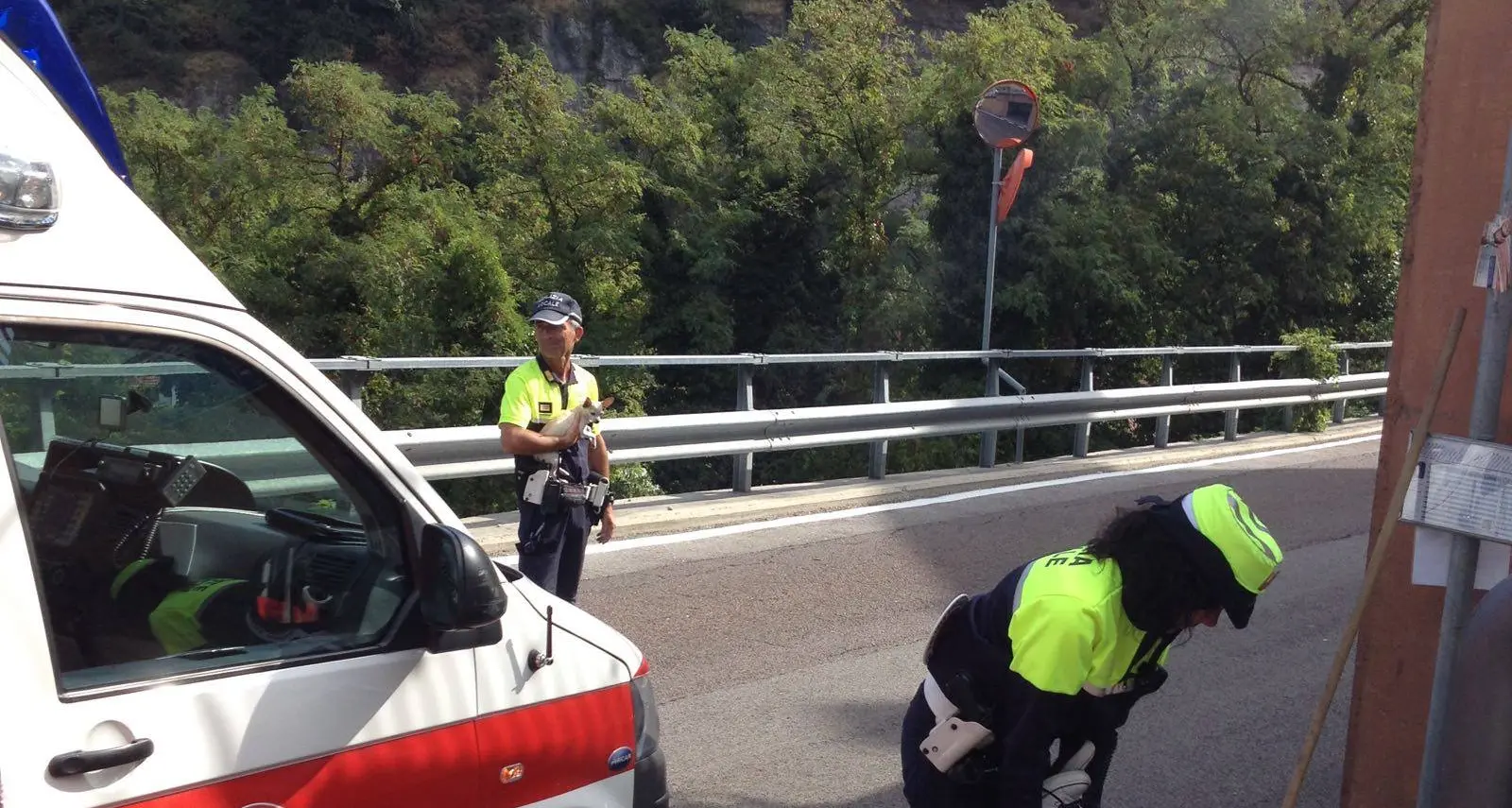 Scontro auto-moto in via Brescia Salve per miracolo due persone