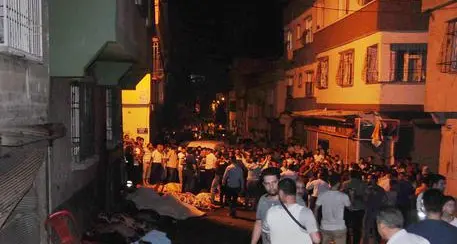 Turchia, al ricevimento di nozze ci sono i terroristi: 30 morti e 94 feriti