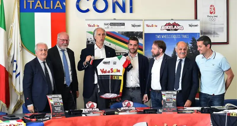 Il presidente del Coni Giovanni Malagò benedice i Mondiali Mtb in val di Sole
