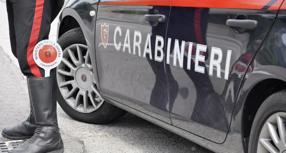 Mamma non paga la vacanza Le figlie la pestano a sangue