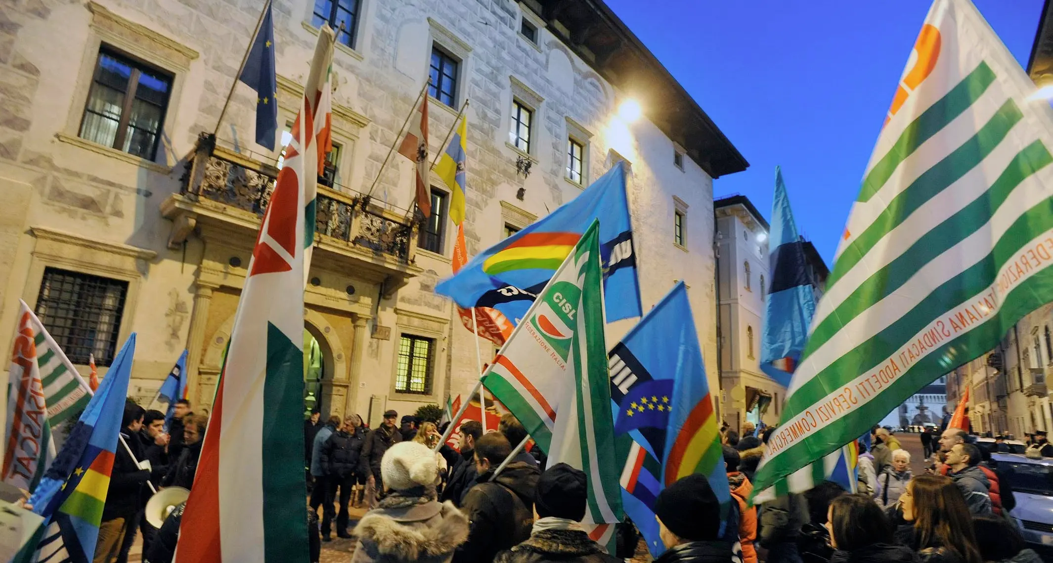 Pressing sindacale sulla Pat contro le domeniche «selvagge»