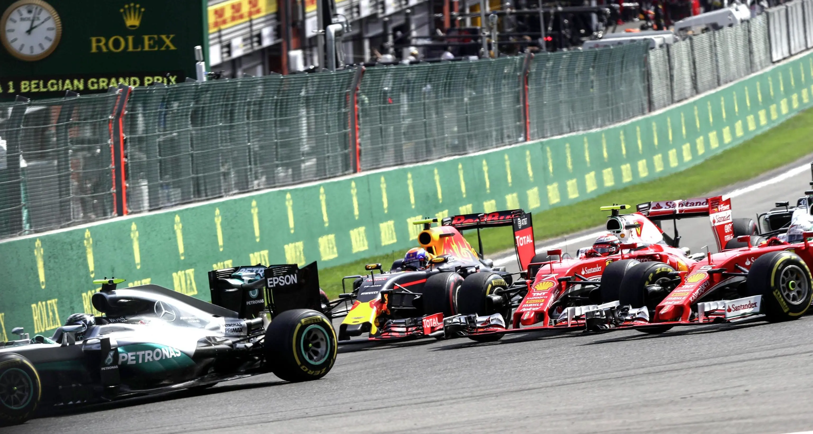 Spa, Rosberg davanti a tutti Ma che rimonta Hamilton