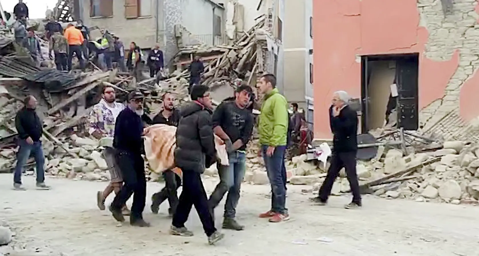 Terremoto, oltre 1 milione di post sui social network