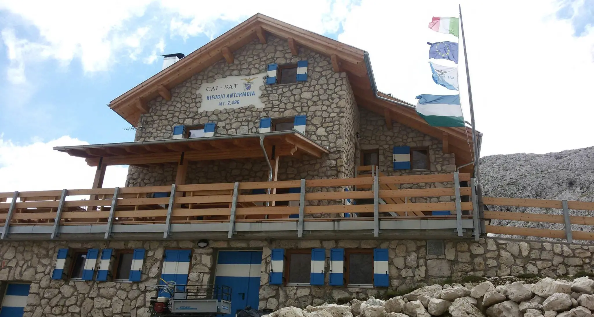 Al rifugio Antermoia il telefono resta muto