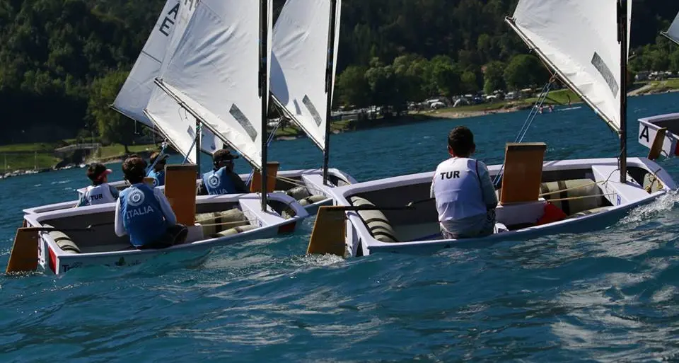 Sul lago di Ledro l'Italia conquista il titolo europeo nell'Optimist