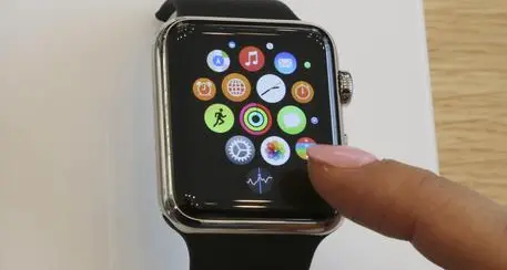 Nuovo Apple Watch in autunno con Gps. E l'iPhone sarà blu