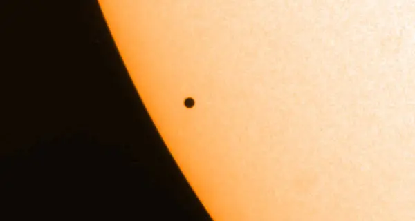 Conto alla rovescia per il transito di Mercurio sul Sole, oggi dalle 13.12 alle 20.42