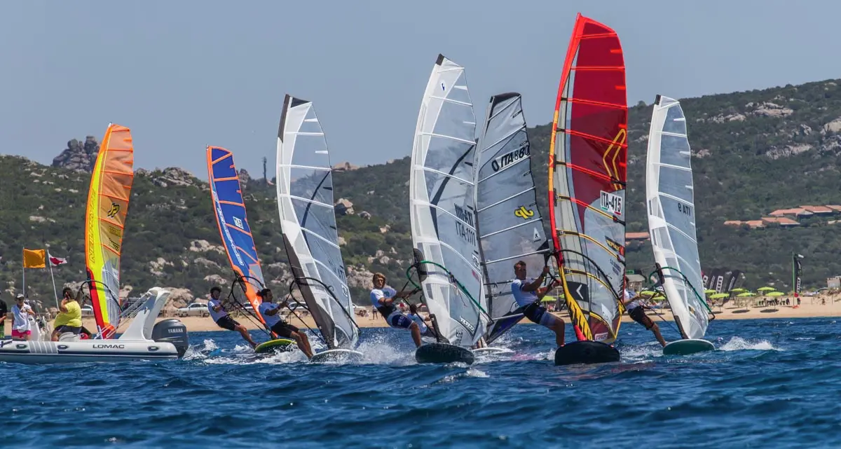 A Torbole i campionati italiani di windsurf dal 10 al 17 luglio lo spettacolo sul Garda