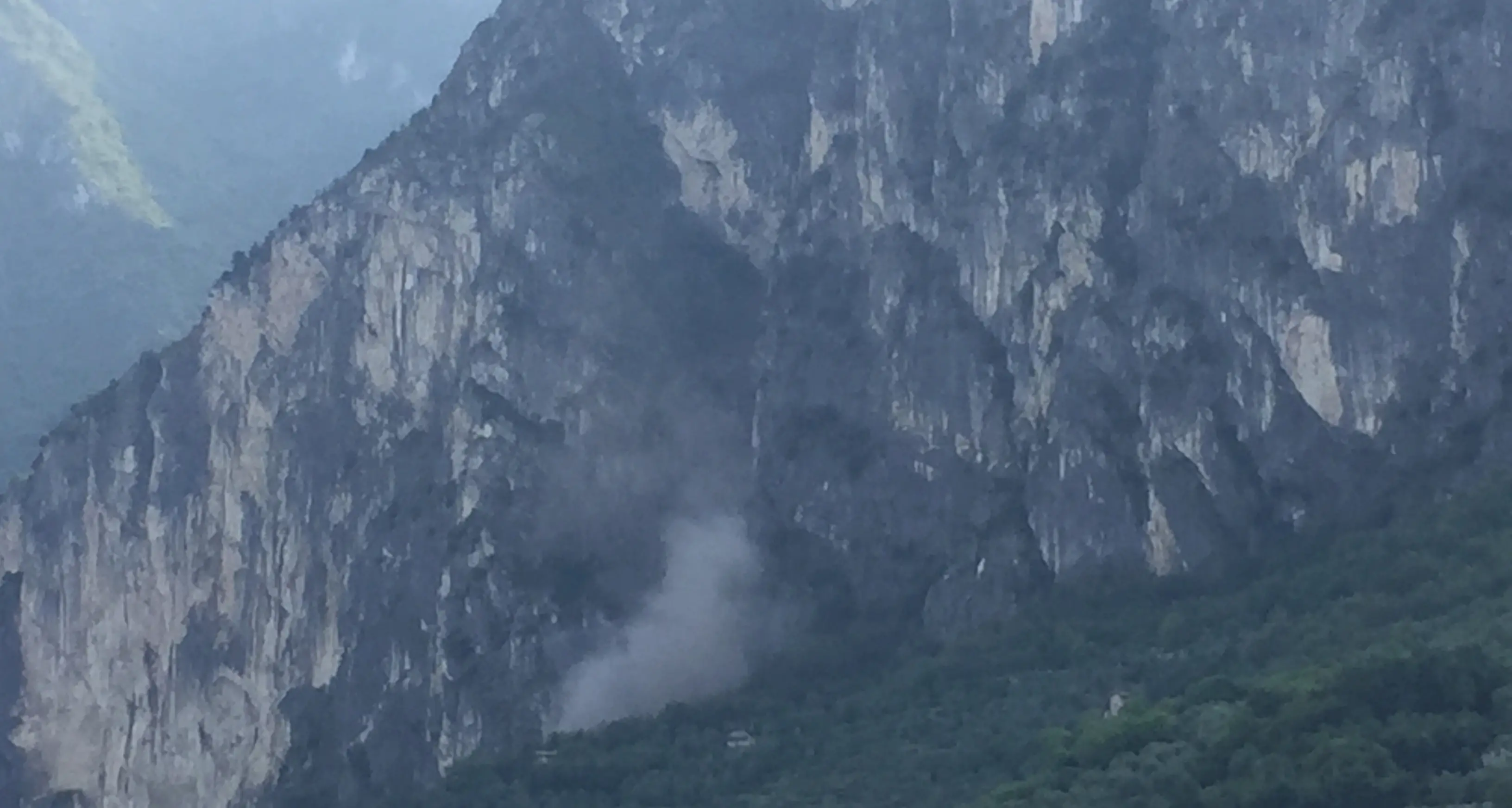 Paura nella Busa: frana dal Tombio
