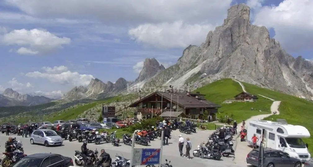 Girardi (Transdolomites): «La val di Fassa ostacola la riduzione del traffico e la nuova mobilità sui passi»