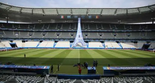 Domani in Francia inizia l'Europeo Allerta sicurezza e ancora scioperi