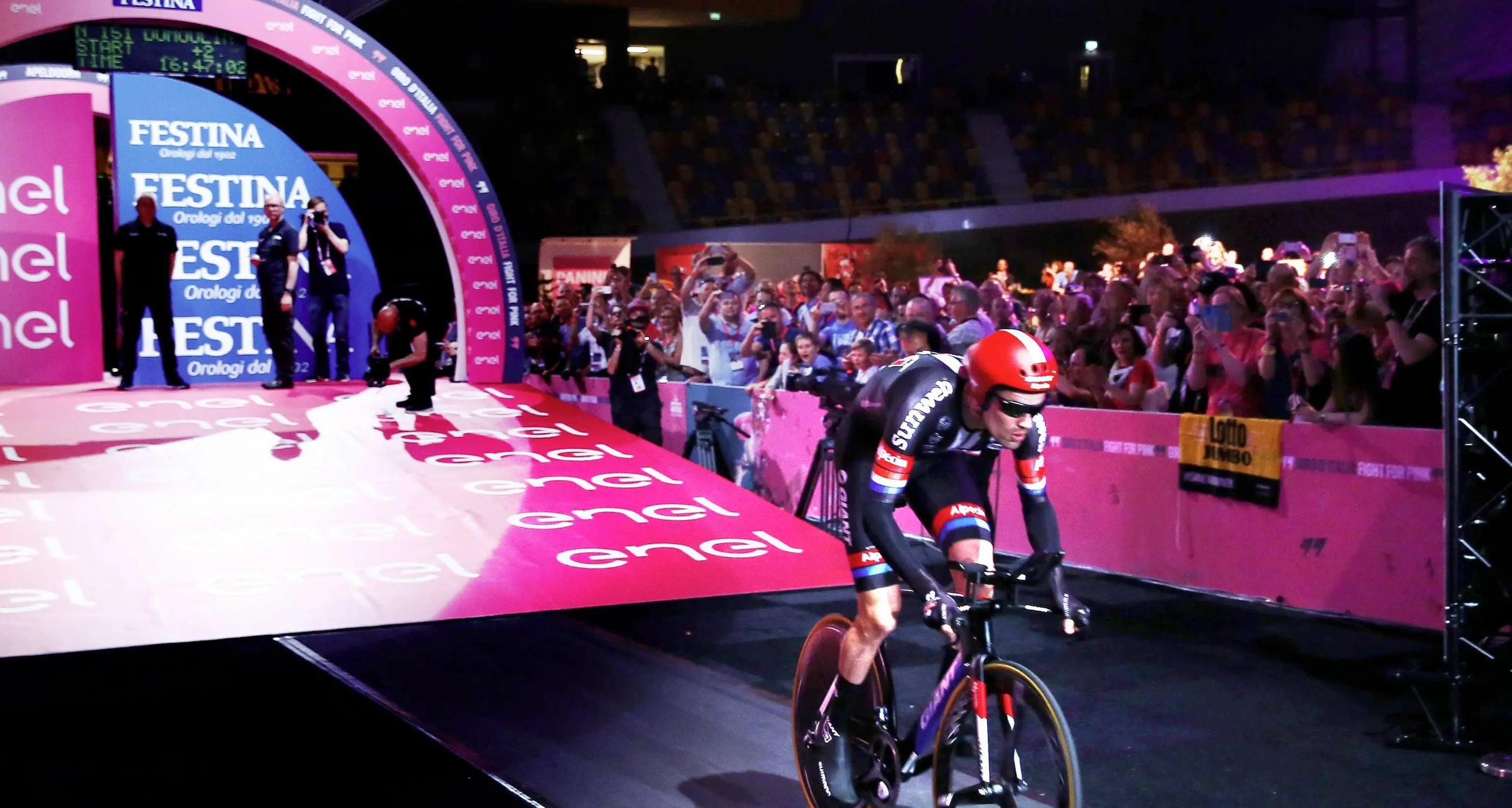 Dumoulin vince la cronometro bene Moser: 6° posto a 12\"