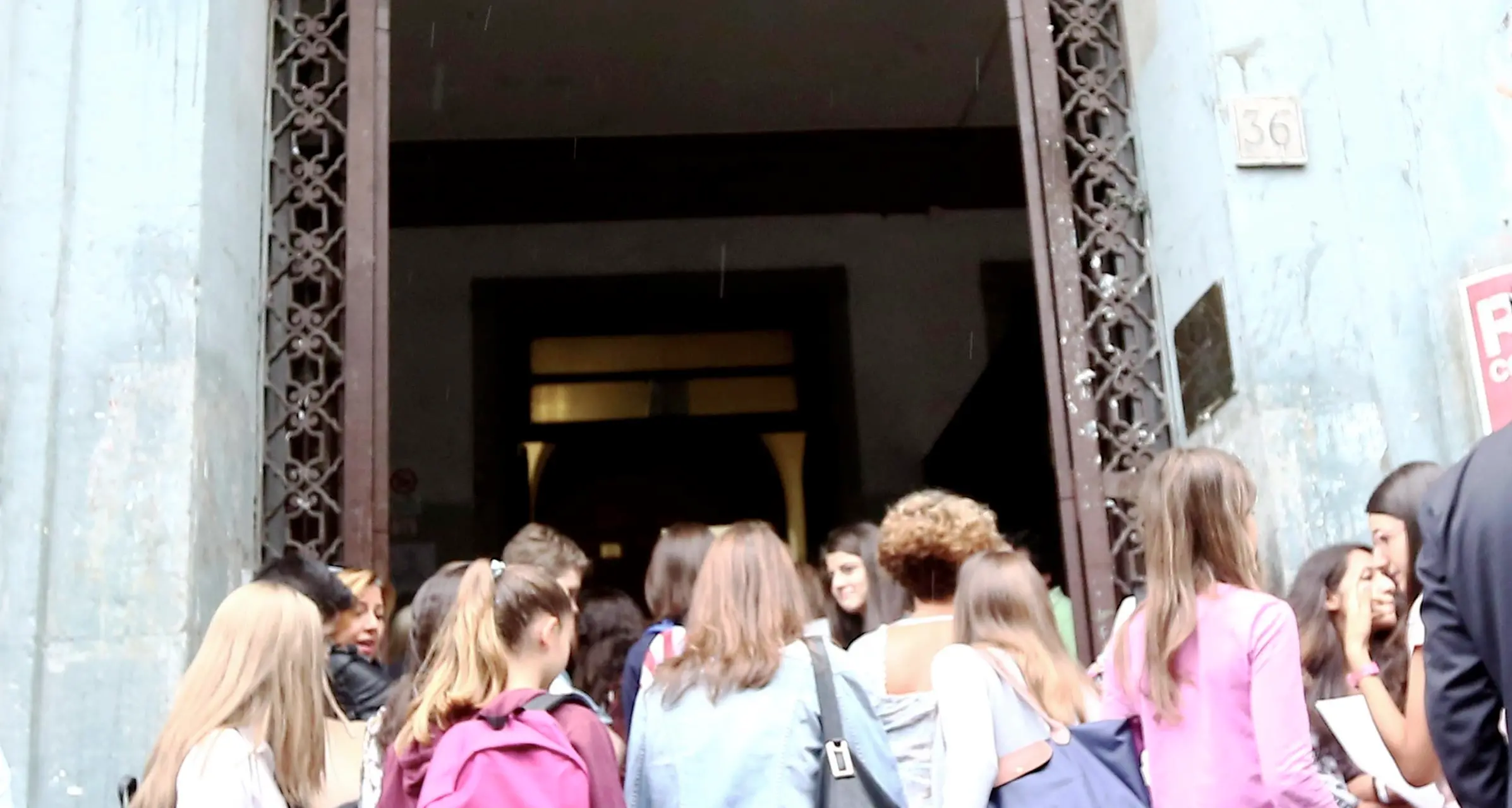 Scuola, via libera ai bandi per l'educazione di genere