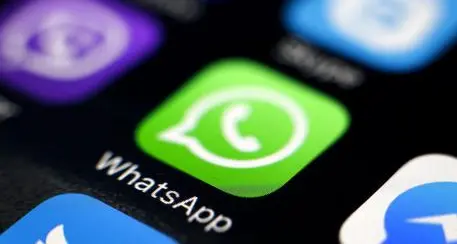 Sms cannibalizzati da WhatsApp, -70% dal 2012
