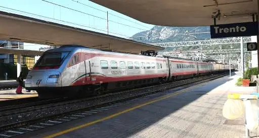 Sicurezza sui treni Trenitalia Da ieri vigilantes a bordo