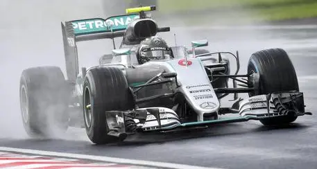 Rosberg pole in Ungheria, quinta la Ferrari di Vettel