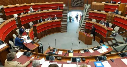 Ex consiglieri e vitalizi da restituire Nel 2016 versamenti con il contagocce